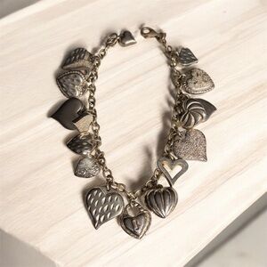 This bracelet is an amazing JCM 925 Mauritius creation.